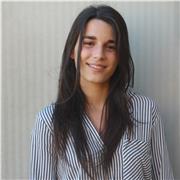 Profesora de repaso imparte clases para alumnos de primaria, secundaria y bachillerato